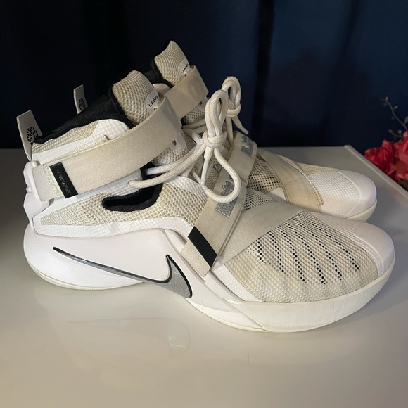 Nike Other - Men’s Lebron James Nike sneakers